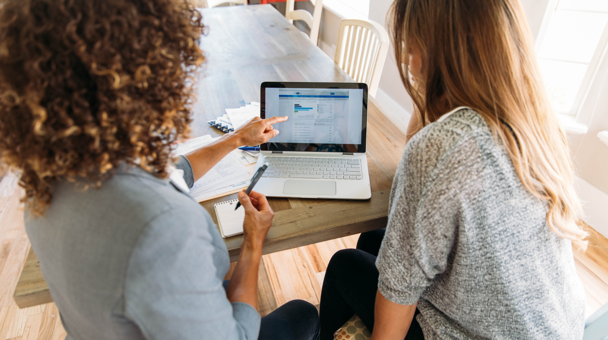 Financial Independence for Women and Cash Flow Planning Across Transitions